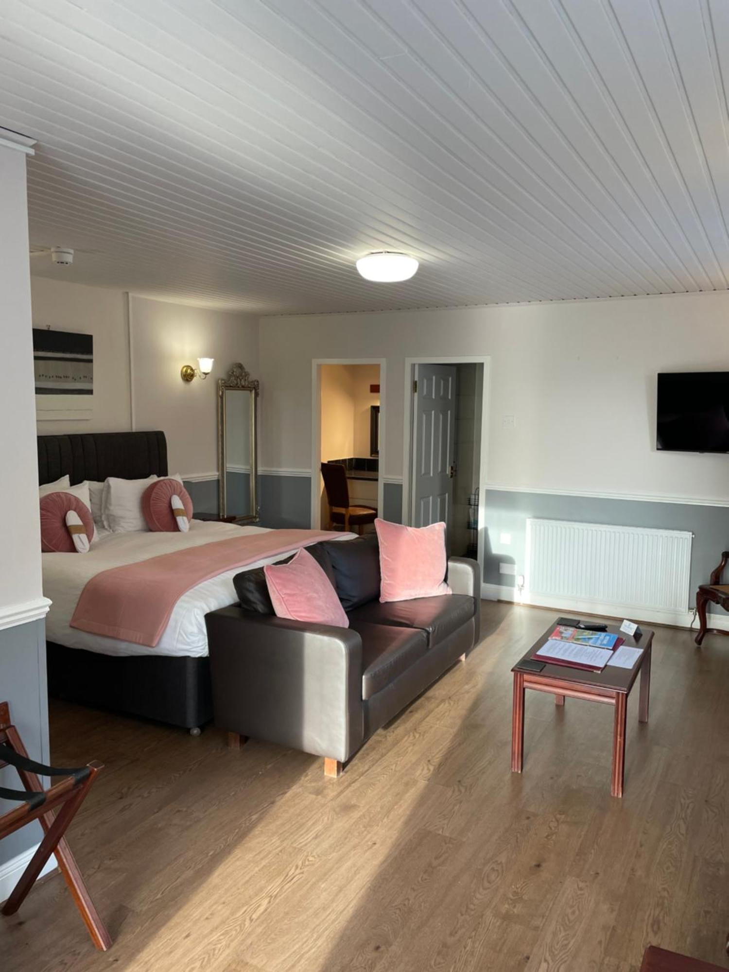 The Claymore Guest House Pitlochry Eksteriør bilde